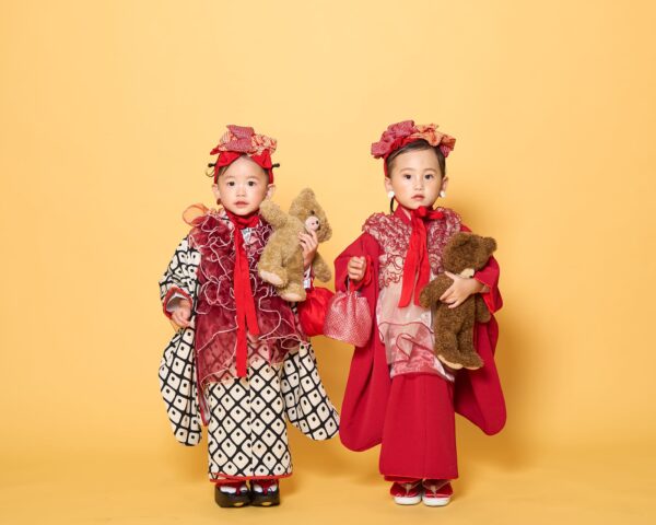 高知県の城見町・和田写真館で撮影したチュール被布を着た3歳女の子