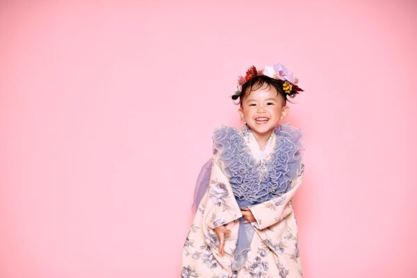 高知県の城見町・和田写真館で撮影したチュール被布を着た3歳女の子